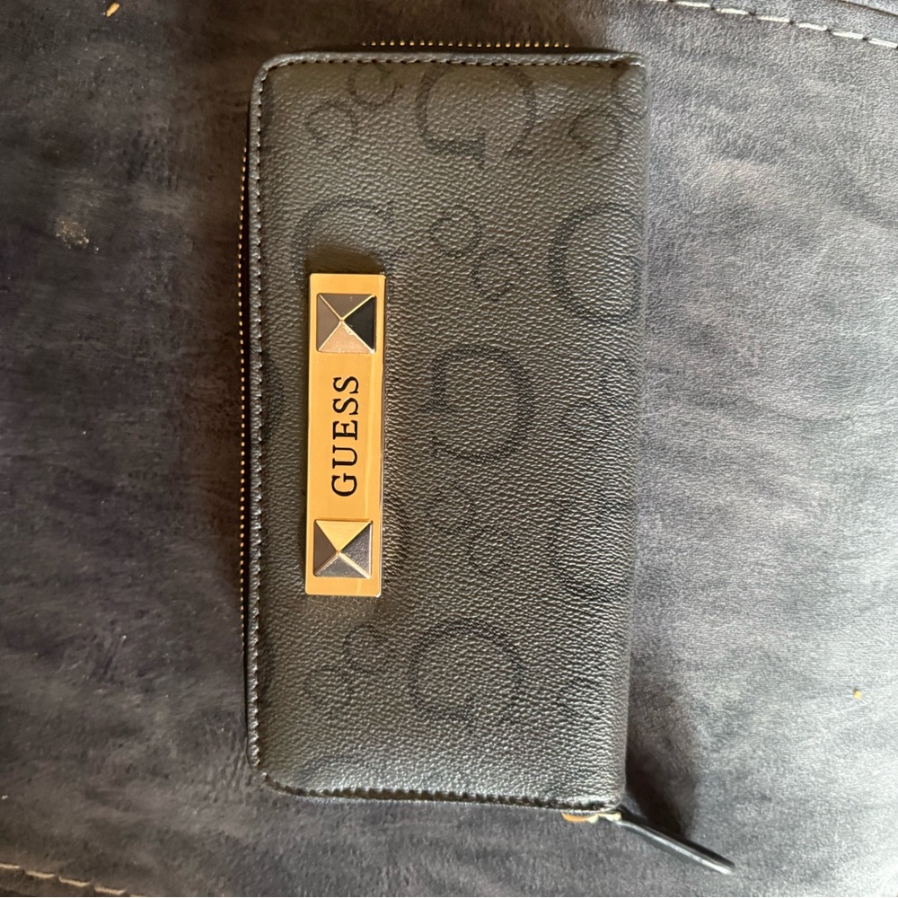Guess Monogram Wallet